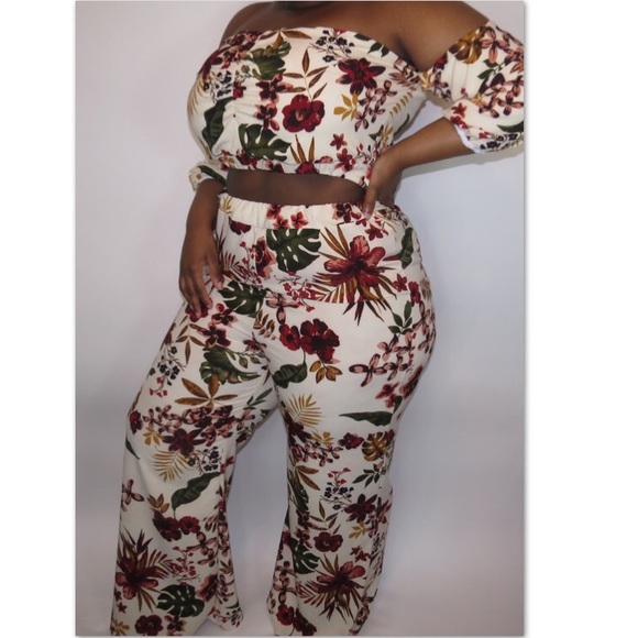 Dresses & Skirts - Two piece floral set with wide leg pants